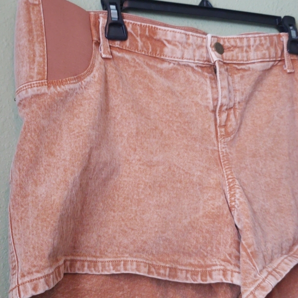 🎯 Isabel Maternity Shorts - Picture 3 of 5